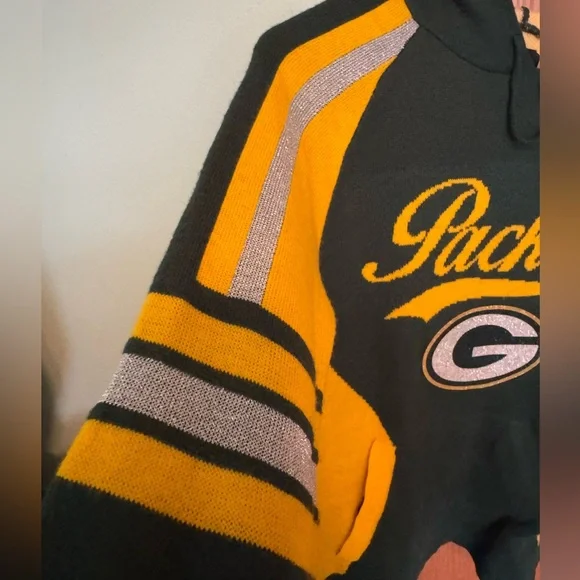 NFL Green Bay Packers hooded sweater MEDIUM with sparkle logo and arm stripe - Picture 4 of 5